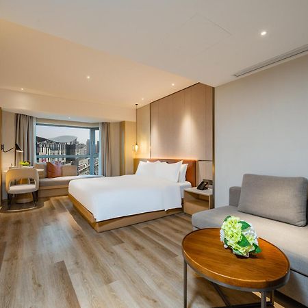 Holiday Inn Shanghai Huaxia By Ihg - Overlooking City Scenery At Sky View Restaurant Exterior photo