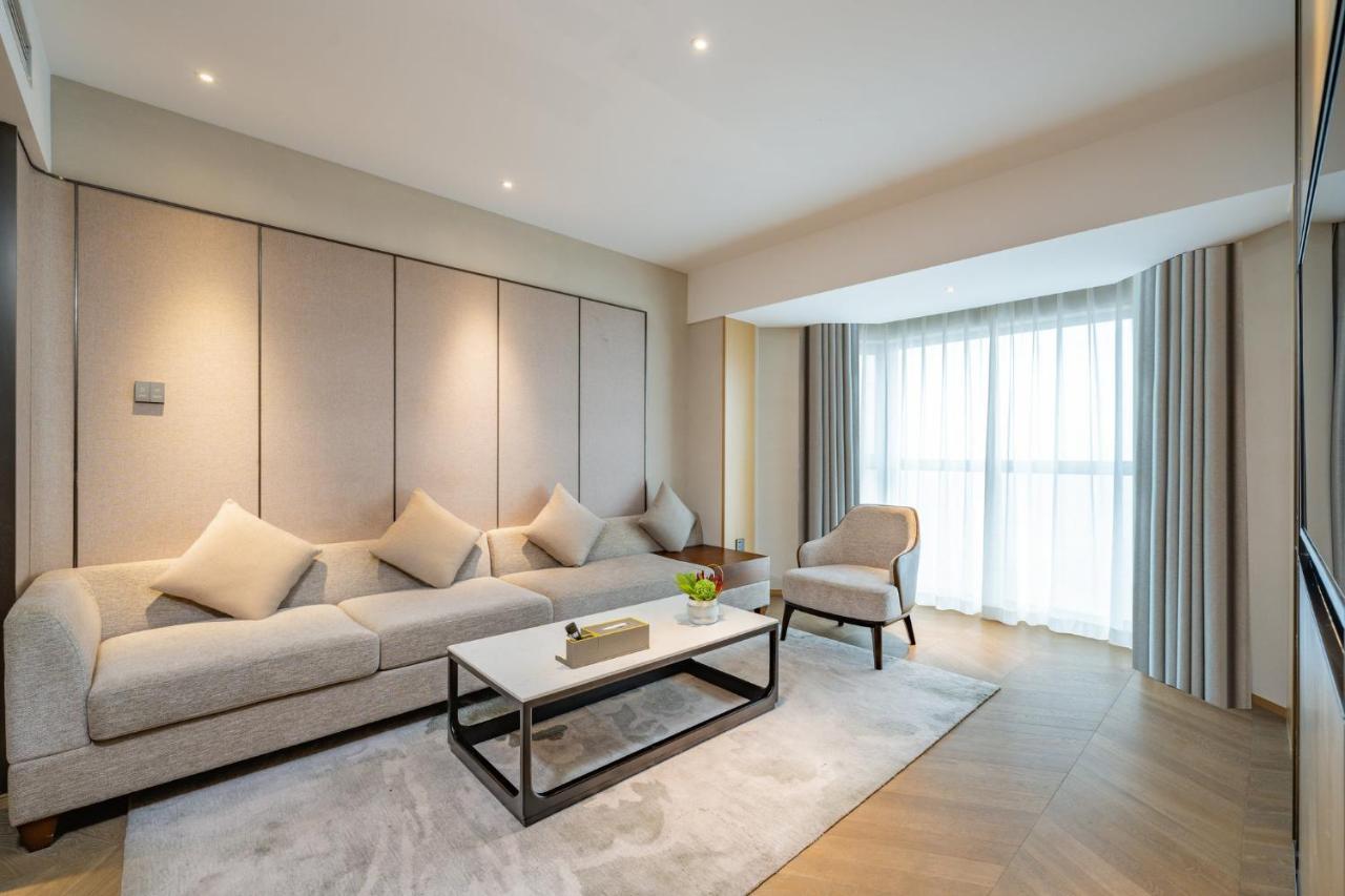 Holiday Inn Shanghai Huaxia By Ihg - Overlooking City Scenery At Sky View Restaurant Exterior photo