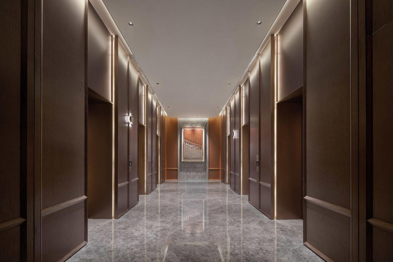 Holiday Inn Shanghai Huaxia By Ihg - Overlooking City Scenery At Sky View Restaurant Exterior photo