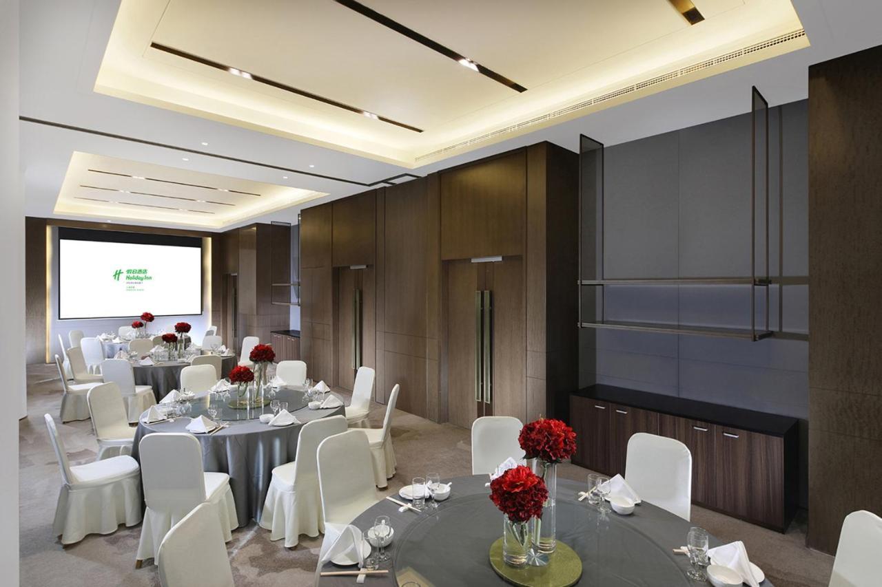 Holiday Inn Shanghai Huaxia By Ihg - Overlooking City Scenery At Sky View Restaurant Exterior photo