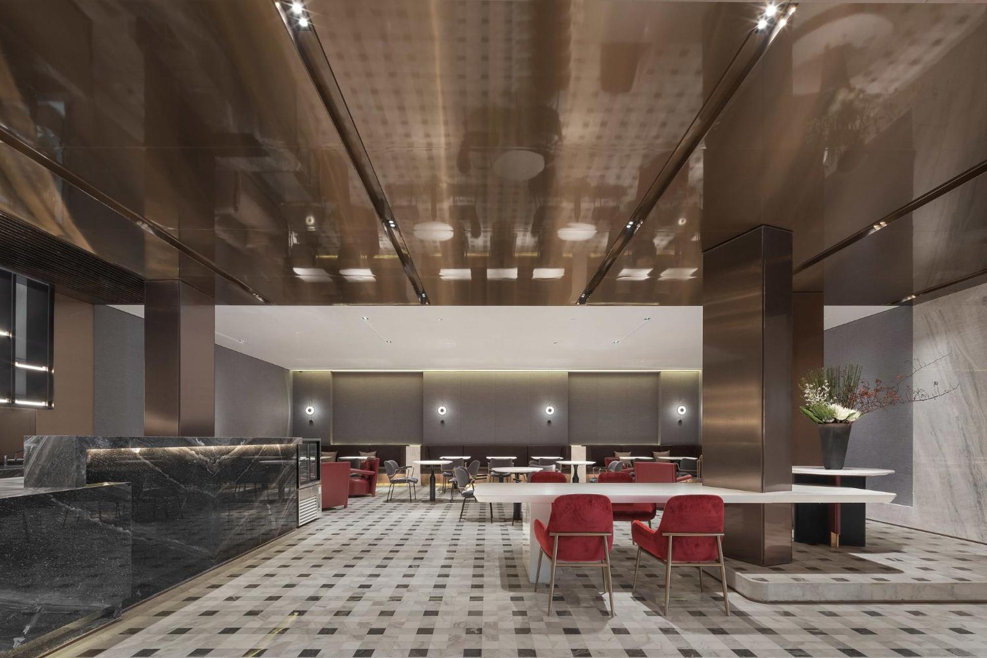 Holiday Inn Shanghai Huaxia By Ihg - Overlooking City Scenery At Sky View Restaurant Exterior photo